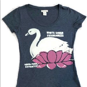 Lucky Brand T-Shirt White Swan Fragrance | Size S